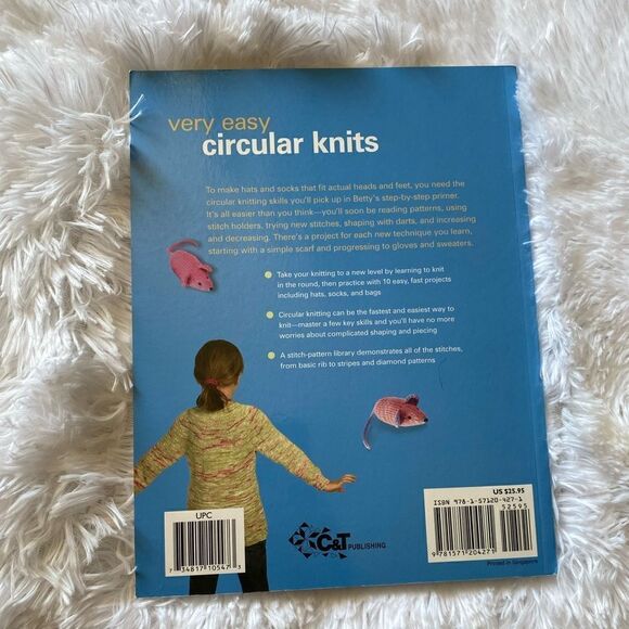 Very Easy Circular Knits Book EUC - Picture 2 of 9